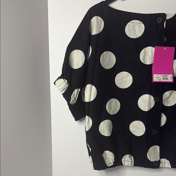 Elegant Black and White Polka Dot Blouse - Picture 4 of 7